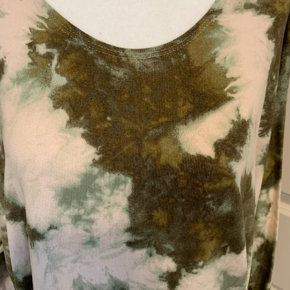 Pebble and Stone (Anthropologie) tie dye top, bat sleeves, M - Picture 3 of 4